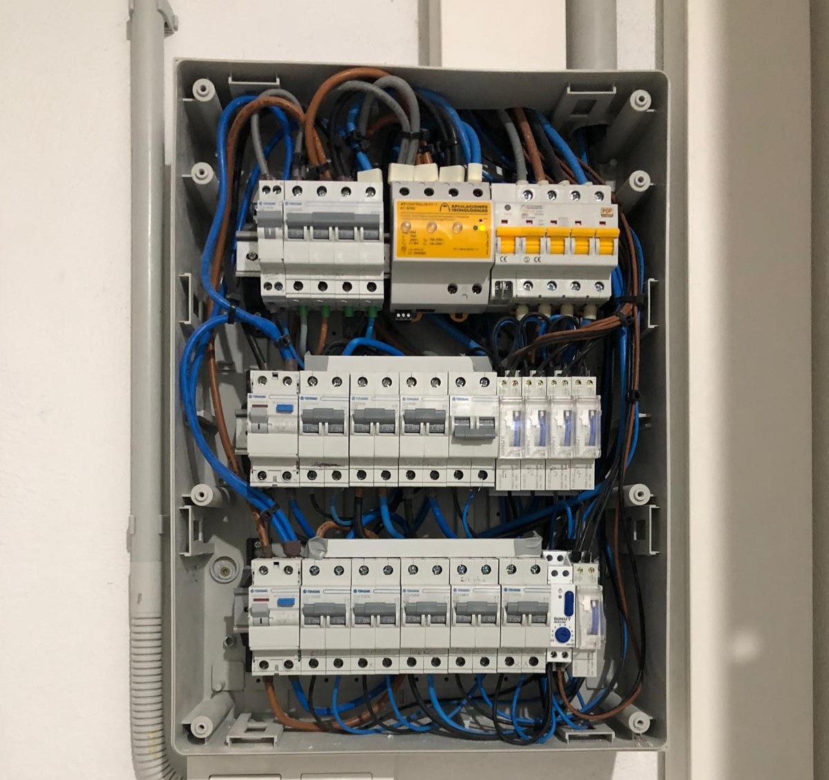 Proyecto industrial eléctrico